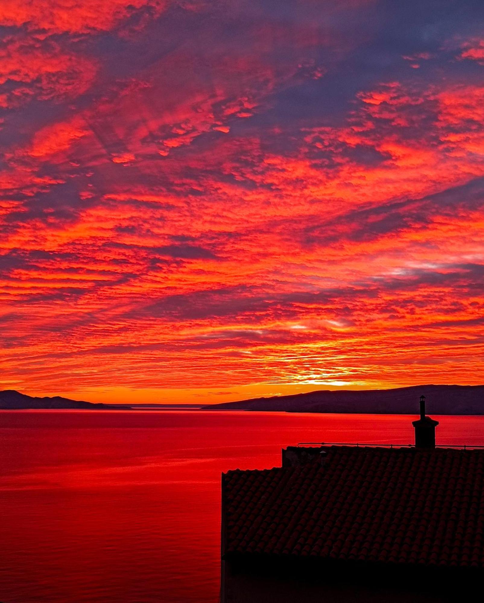 Novouredeni Stan S Balkonom I Pogledom Na More Сень Экстерьер фото
